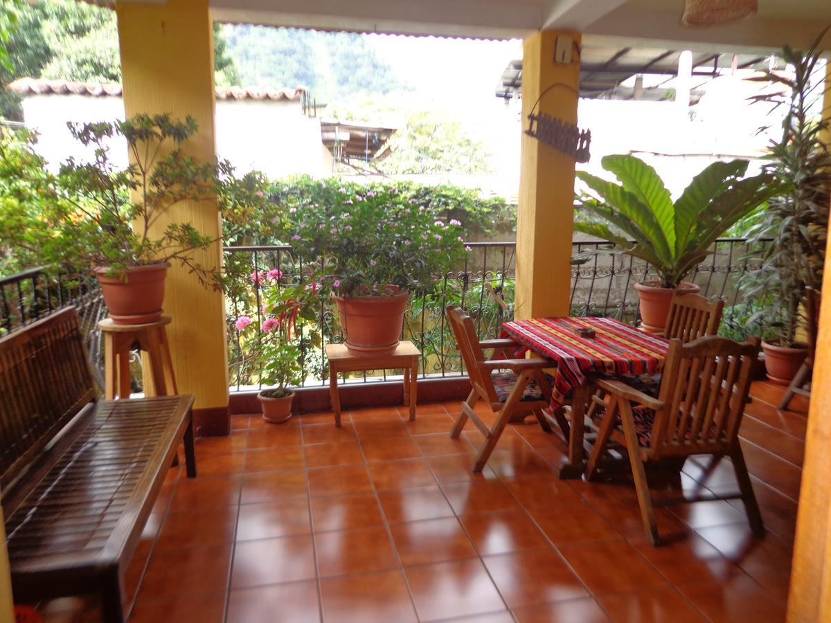 Hotel Encuentro Del Viajero Panajachel Exterior photo