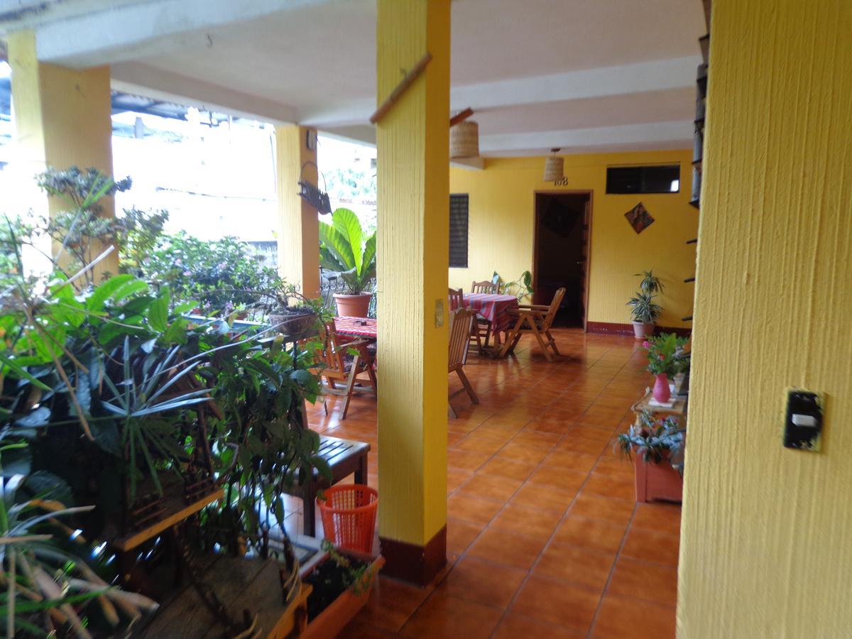 Hotel Encuentro Del Viajero Panajachel Exterior photo