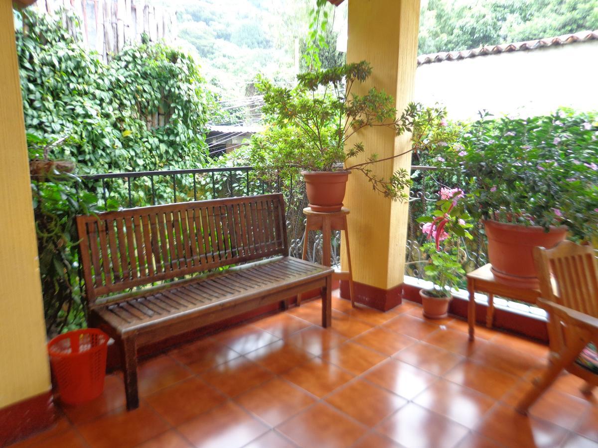 Hotel Encuentro Del Viajero Panajachel Exterior photo